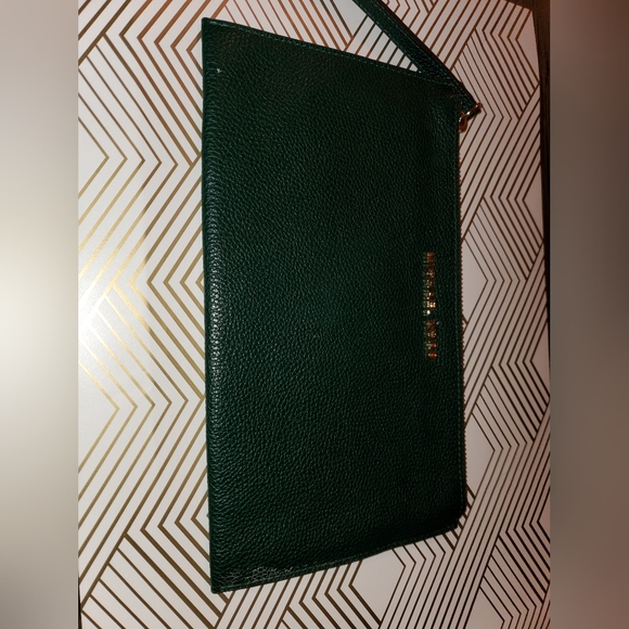 Michael Kors wristlet - Picture 2 of 5